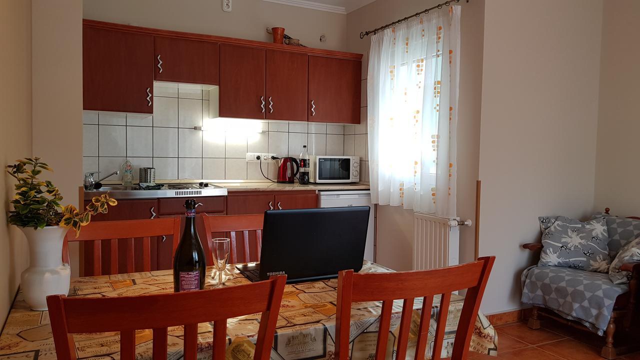 Apartment Laci *